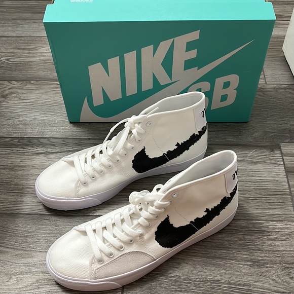 Nike SB BLZR COURT SNEAKERS - Picture 8 of 8